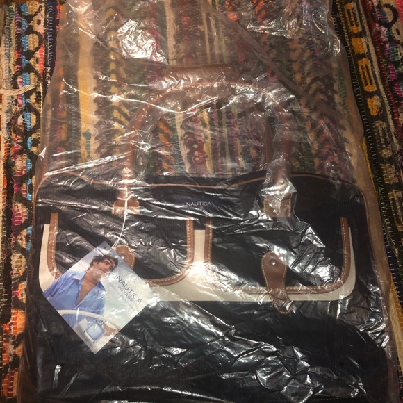 **SOLD** NEW Nautica corduroy travel bag - Picture 2 of 4